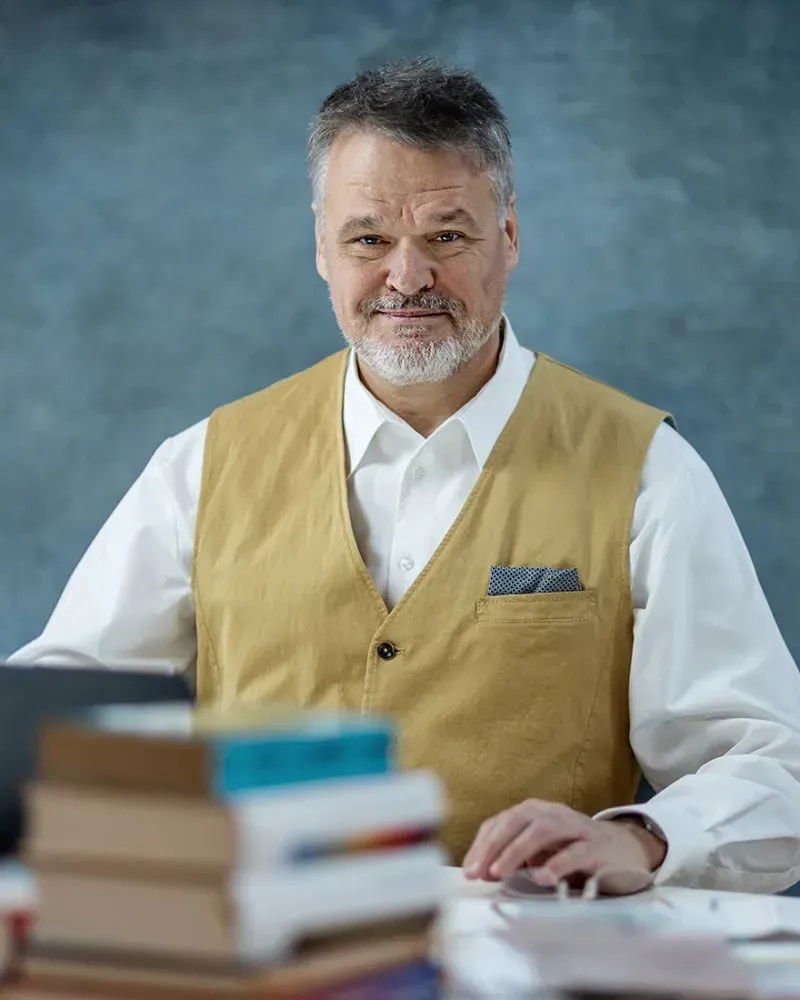 Dr. Stefan Lanka live erleben – Vortrag zur wahren Biologie & Virus-Illusion