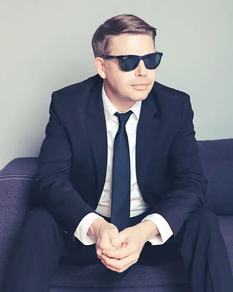 Live-Vortrag von Tom-Oliver Regenauer